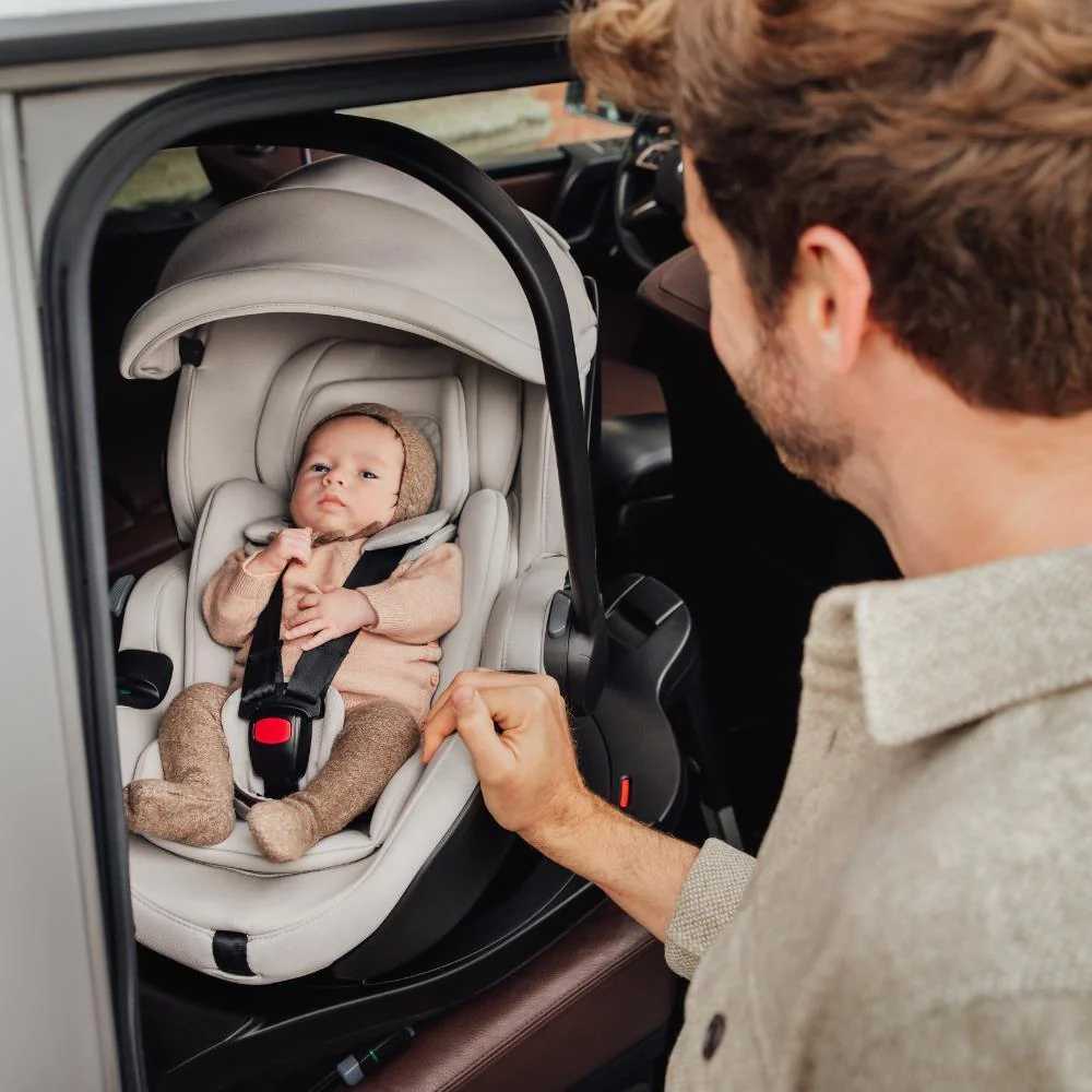 Automobilinė kėdutė BRITAX Baby Safe Pro su baze, 0-13 kg, Soft Taupe-Automobilinės kėdutės, 0-13 kg-e-vaikas