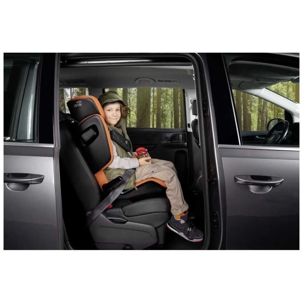 Automobilinė kėdutė BRITAX Kidfix i-Size Select, 100-150cm, Cosmos Black-Automobilinės kėdutės, 15-36 kg-e-vaikas