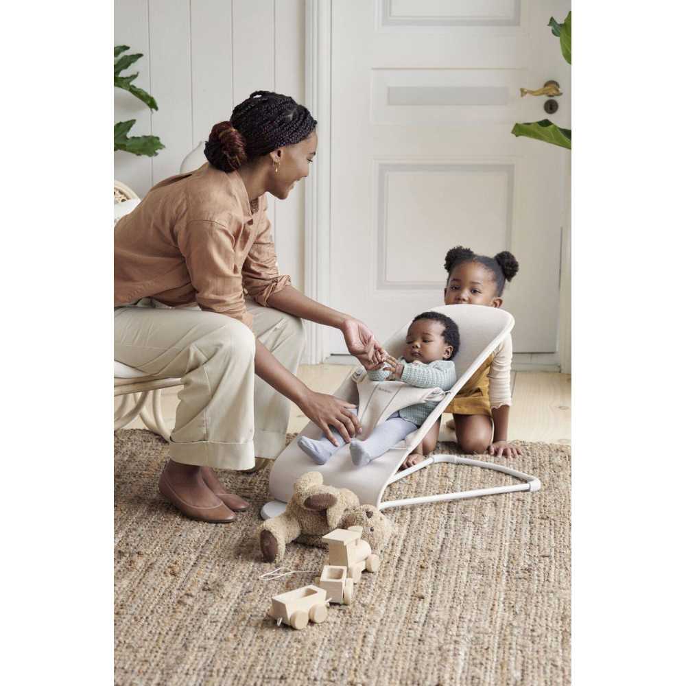 Gultukas BabyBjörn BLISS 3D Jersey + žaisliukas, Light beige-Miegui, Gultukai ir sūpynės-e-vaikas