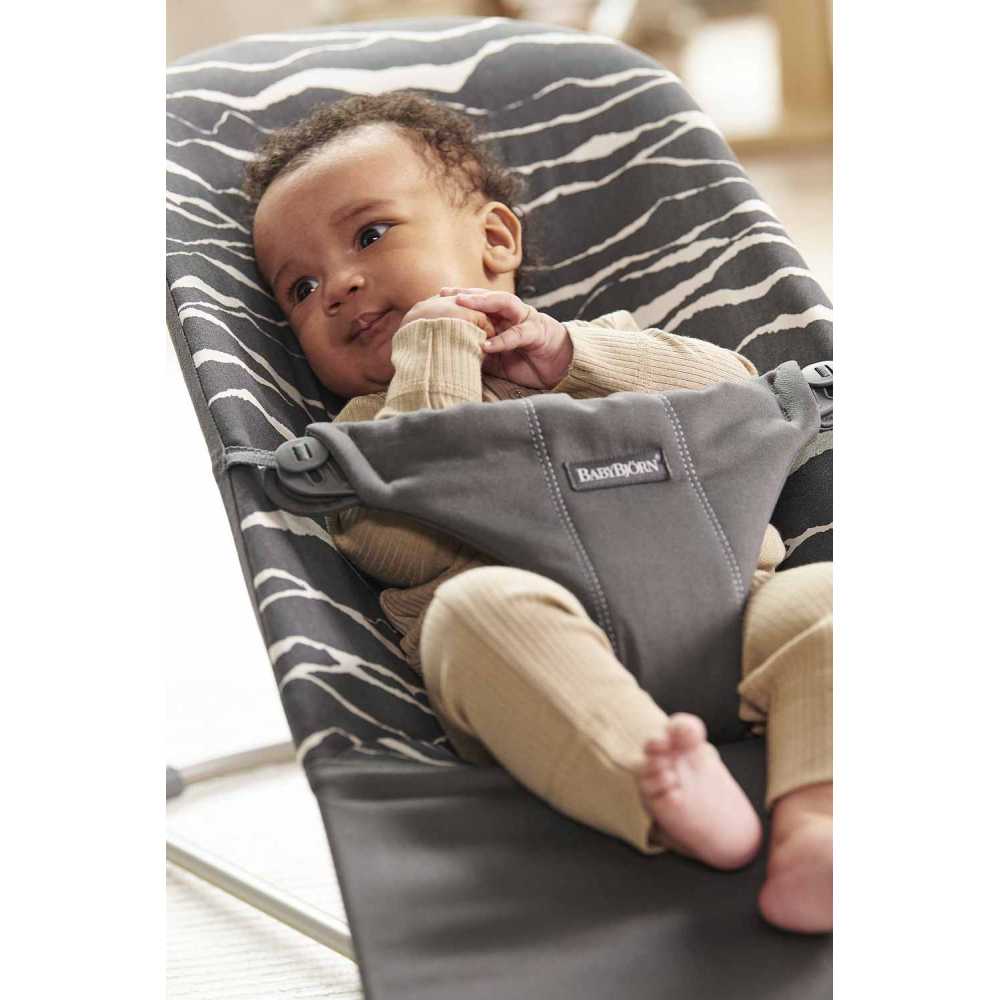 Gultukas BabyBjörn Bliss COTTON, Anthracite Landscape Print-Miegui, Gultukai ir sūpynės-e-vaikas