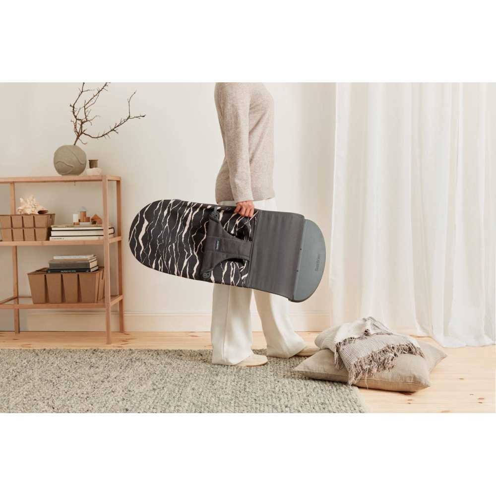 Gultukas BabyBjörn Bliss COTTON, Anthracite Landscape Print-Miegui, Gultukai ir sūpynės-e-vaikas