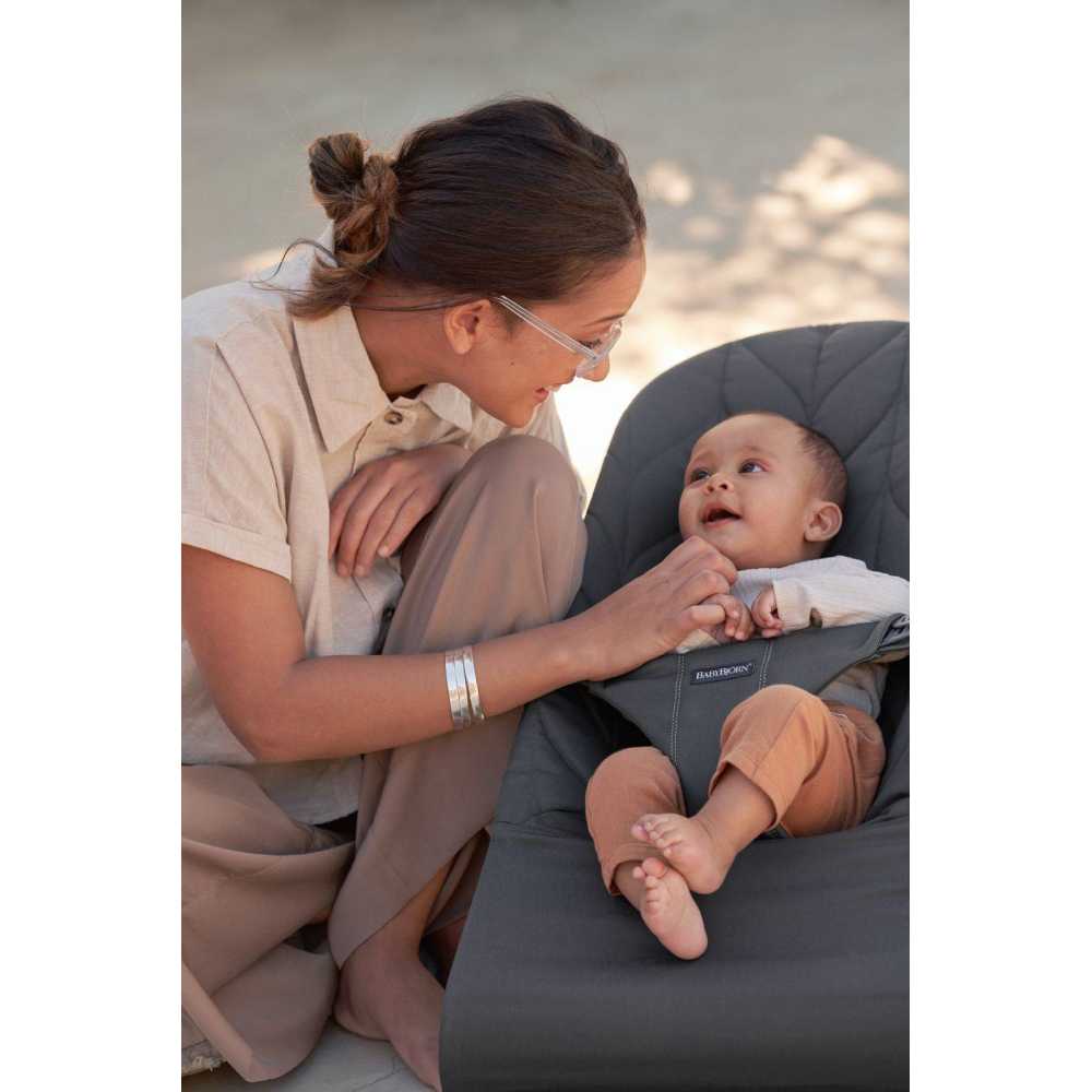 Gultukas BabyBjörn Bliss Woven, Petal Quilt Anthracite-Miegui, Gultukai ir sūpynės-e-vaikas