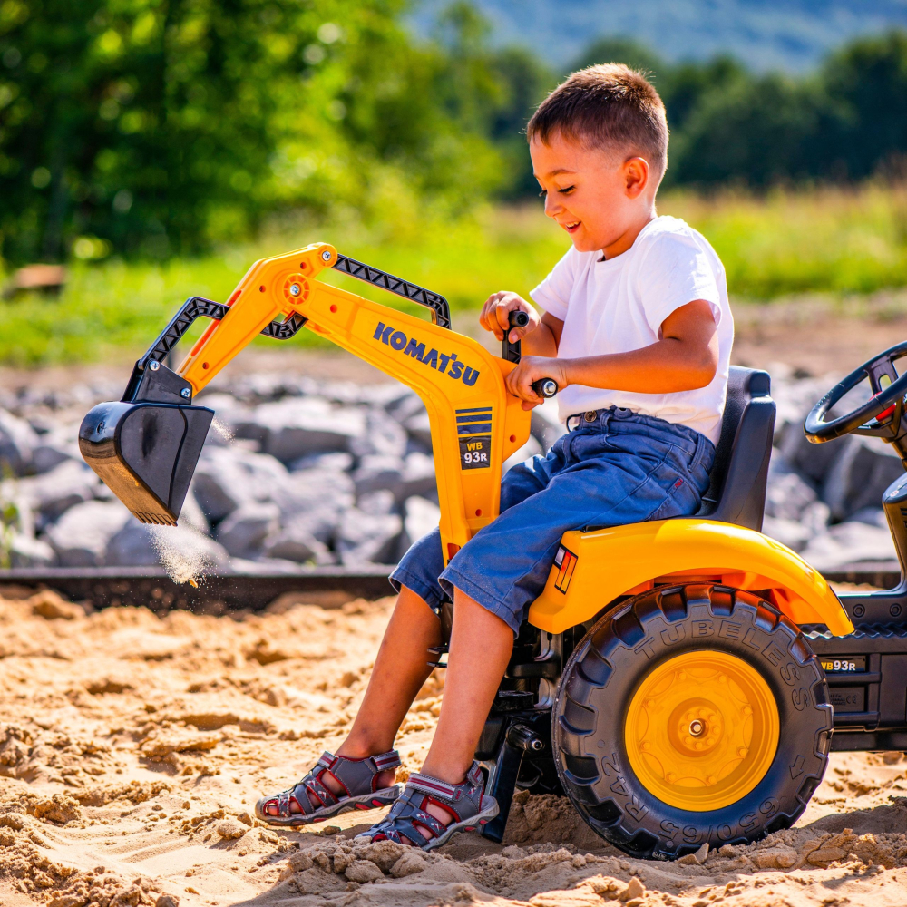 Minamas traktorius FALK Komatsu su ekskavatoriaus kaušu ir priekaba-Judėjimui, Minami traktoriai ir jų priedai-e-vaikas