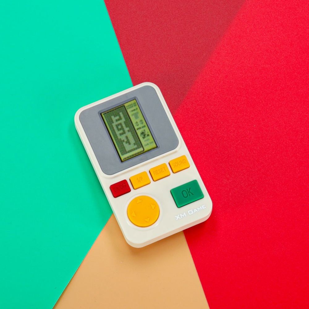 Elektroninis arkadinis žaidimas nešiojamoji konsolė balta-Žaislai, Stalo žaidimai, Žaidimų konsolės-e-vaikas