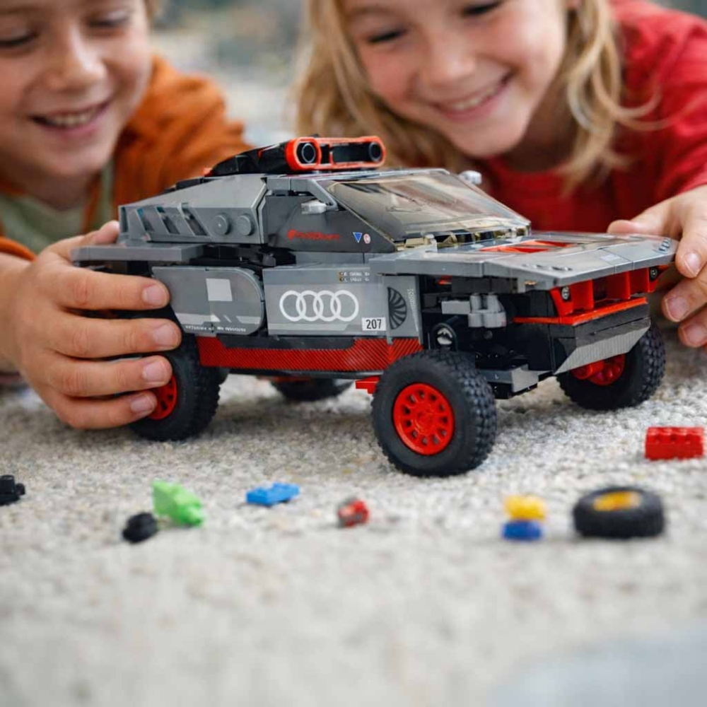 Konstruktorius Rastar car 10120 Audi RS Q e-tron 1:30 blokai 376el.