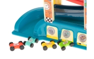 Garažas su nuvažiavimu + 8 automobiliai