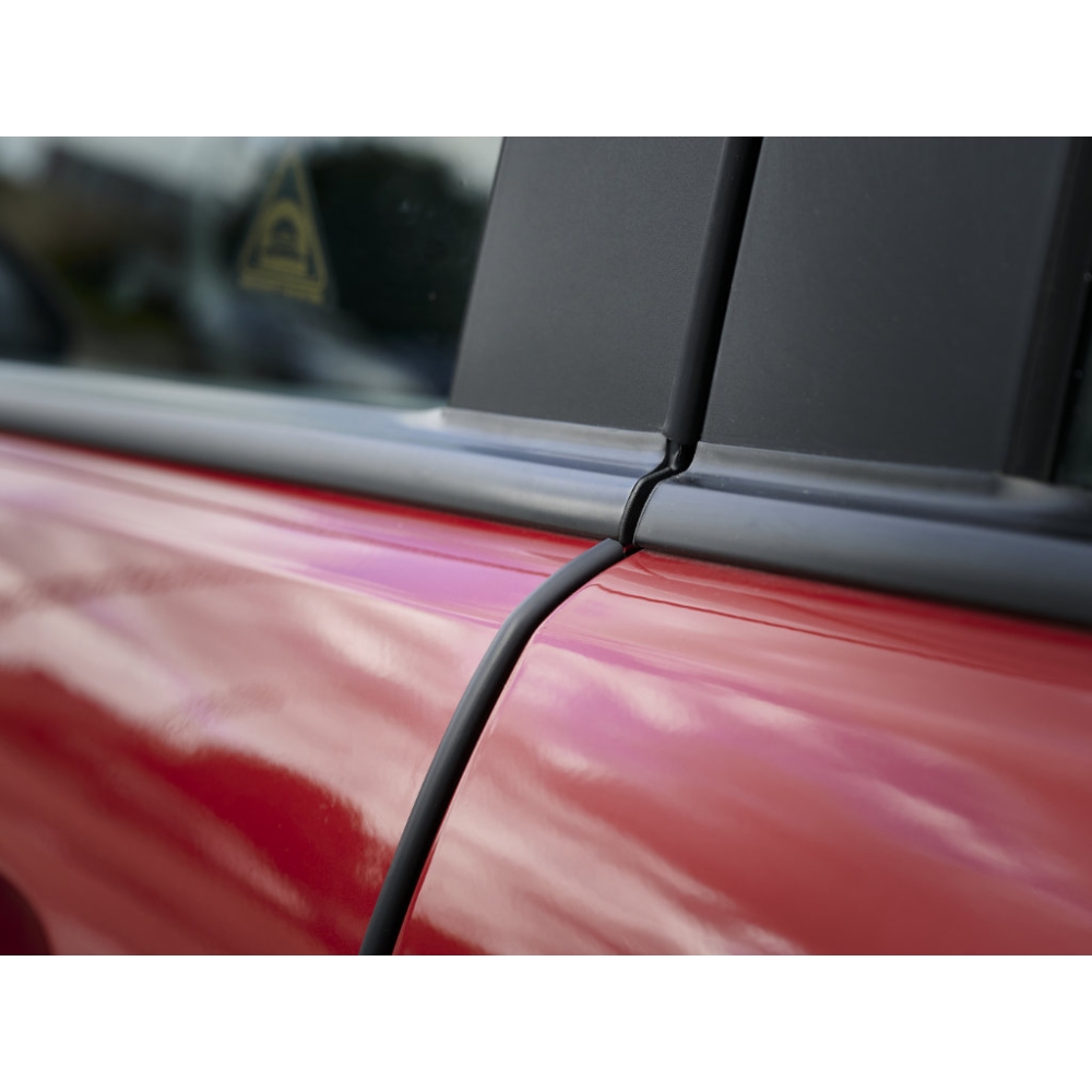 Automobilio durelių krašto apsauga 5 m, juoda