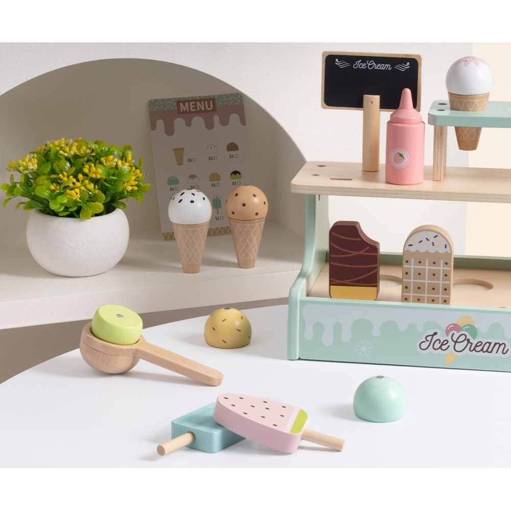 Medinė ledų parduotuvė TOOKY TOY Ledų prekystalis-Žaislai, Profesijos, buities žaislai, Mediniai, Mažiesiems kulinarams-e-vaikas