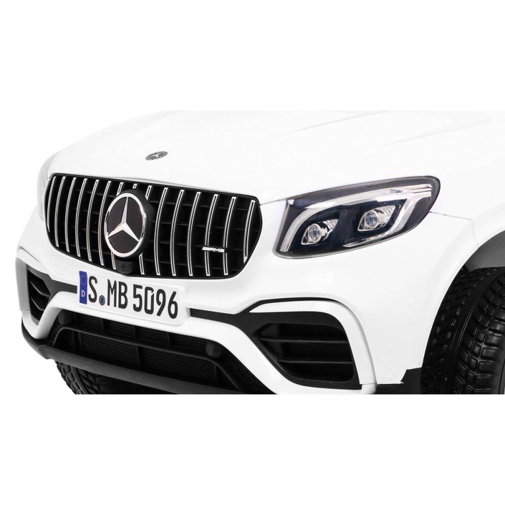 Vaikams skirtas automobilis „Mercedes GLC 63S“ – baltas visureigis + 4x4 pavara-Elektromobiliai vaikams, Visureigiai-e-vaikas