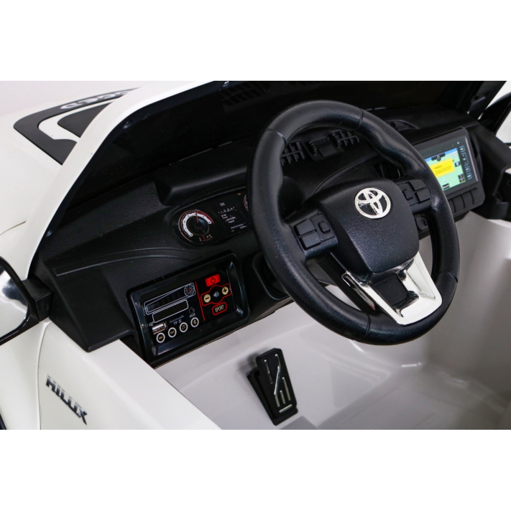 Automobilis „Toyota Hilux“ (baltas)-Elektromobiliai vaikams, Visureigiai-e-vaikas
