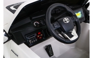 Pojazd Toyota Hilux Biała
