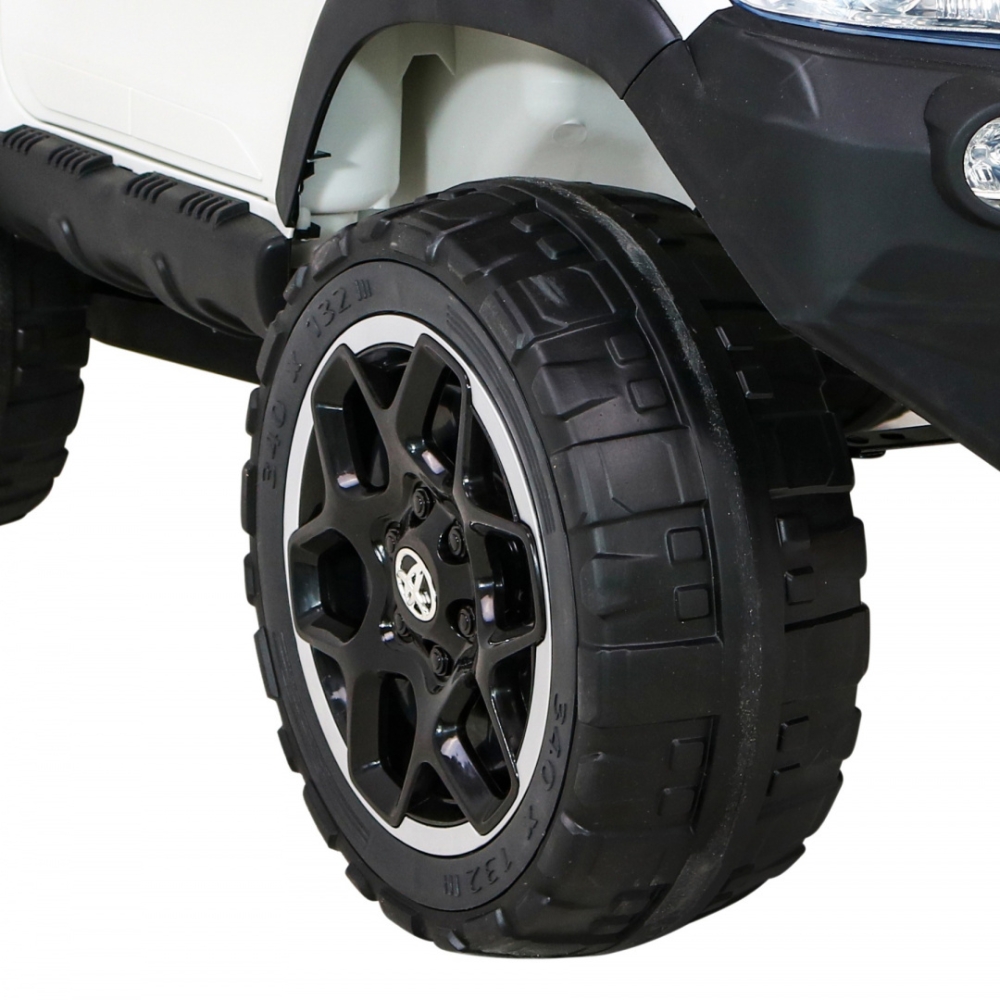 Automobilis „Toyota Hilux“ (baltas)-Elektromobiliai vaikams, Visureigiai-e-vaikas
