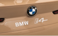 Autko BMW i4 na akumulator dla dzieci Złoty + Wolny Start + EVA + Ekoskóra + Audio LED + Pilot