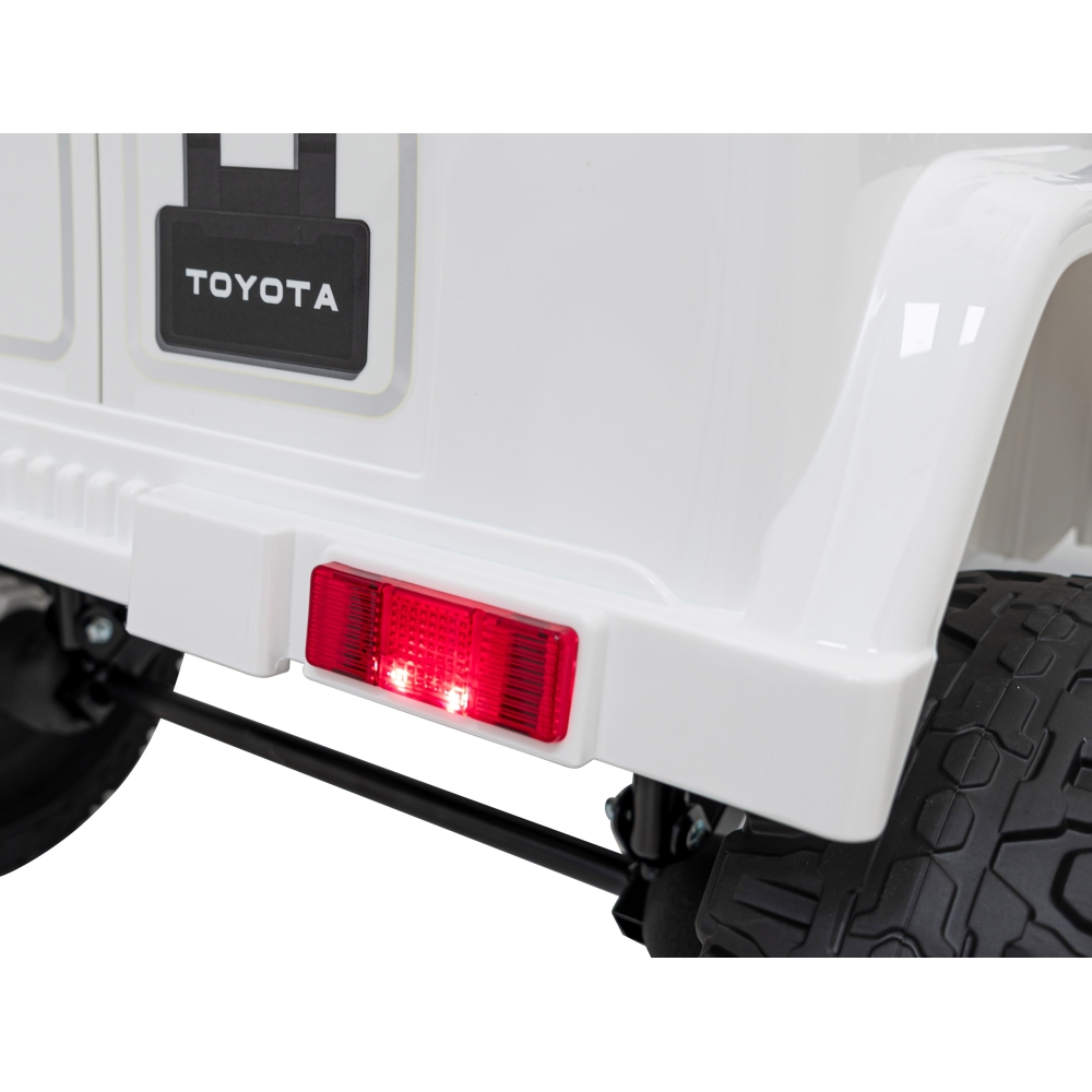 Elektromobilis Toyota FJ Cruiser 4x4, White-Elektromobiliai vaikams, Visureigiai-e-vaikas