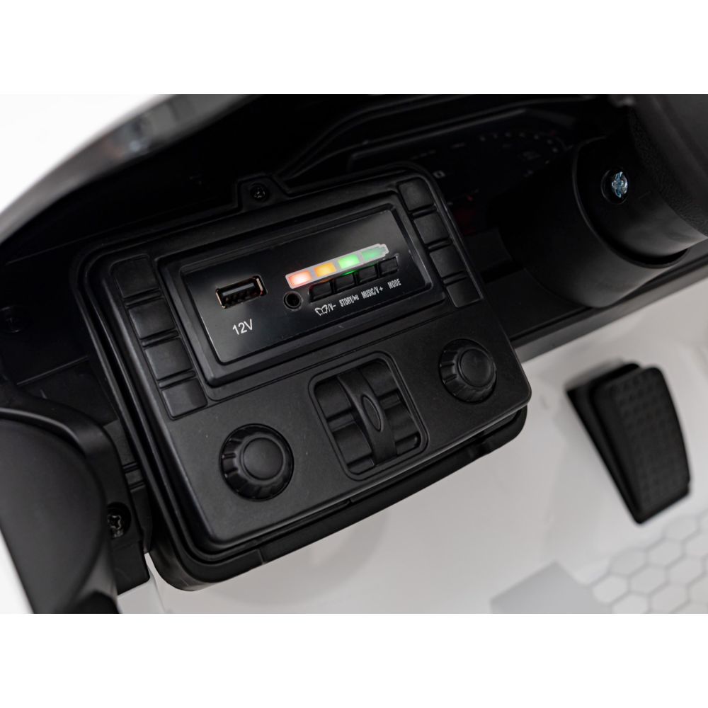 Elektromobilis BMW M4, White