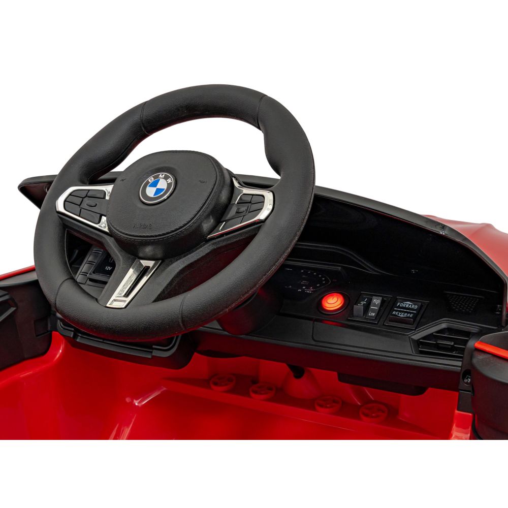 BMW M4 automobilis, raudonos spalvos