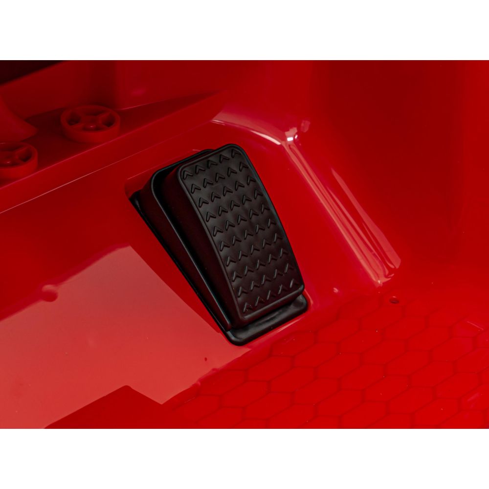 BMW M4 automobilis, raudonos spalvos