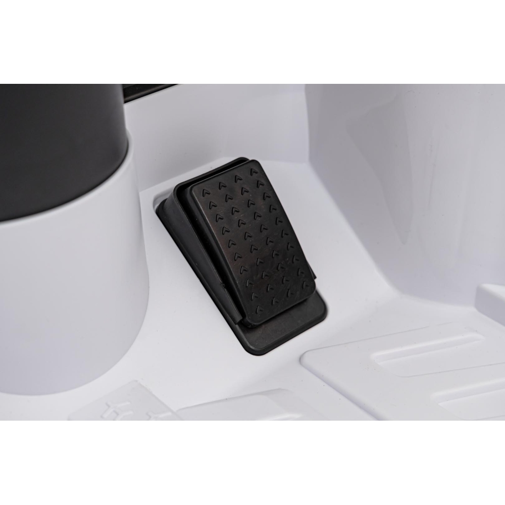 Elektromobilis Audi SQ8, White 2168-Elektromobiliai vaikams, Visureigiai-e-vaikas