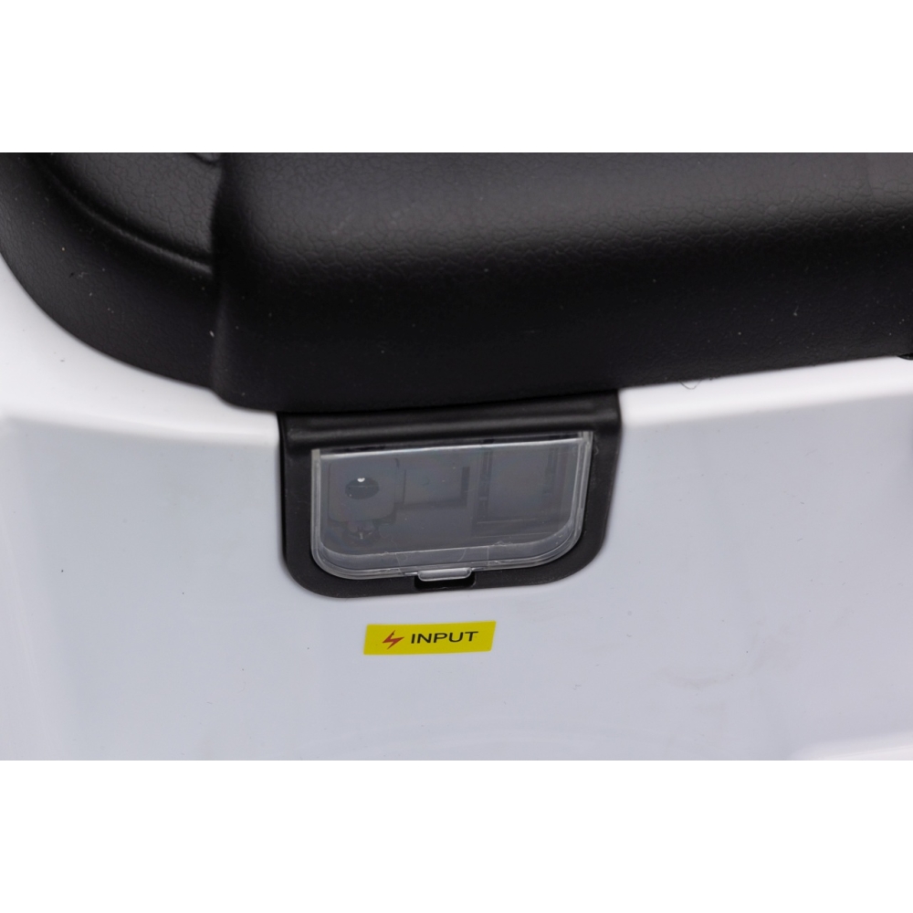 Elektromobilis Mercedes Benz EQA 250, White-Elektromobiliai vaikams, Visureigiai-e-vaikas