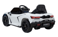 Pojazd Lamborghini Revuelto Białe