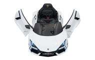 Pojazd Lamborghini Revuelto Białe