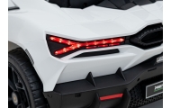 Pojazd Lamborghini Revuelto Białe