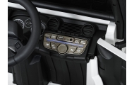 Pojazd Land Rover Defender 110 SVX Concept Biały
