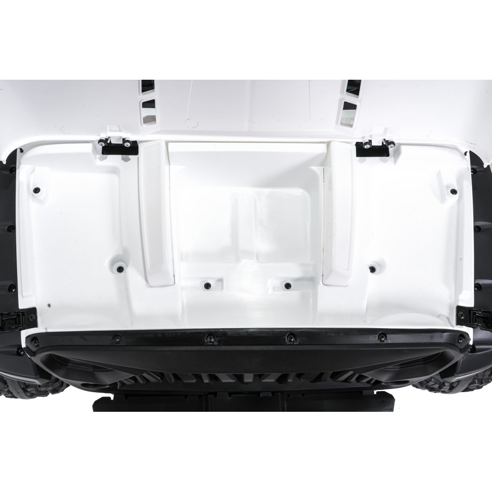 Elektromobilis PASSION 4x4, White-Elektromobiliai vaikams, Visureigiai-e-vaikas
