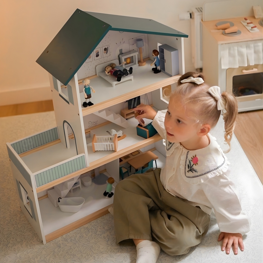 Medinis lėlių namelis TOOKY TOY + FSC figūrėlės-Žaislai, Lėlių namai ir baldai-e-vaikas