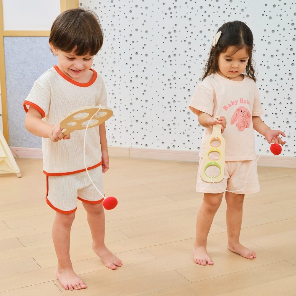 VIGA Wooden Catch the Ball Scoring Paddle Set 