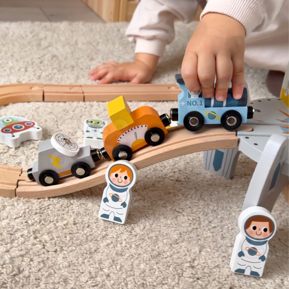 Medinis kosminio traukinio rinkinys TOOKY TOY-Žaislai, Auto ir transporto žaislai, Traukiniai-e-vaikas