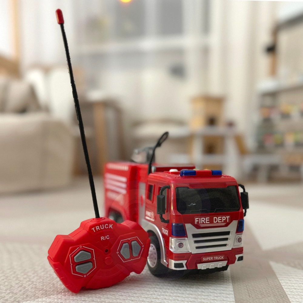 Nuotoliniu būdu valdomas RC gaisrinis automobilis WOOPIE su vandens purškimo funkcija-Žaislai, Auto ir transporto žaislai, Valdo