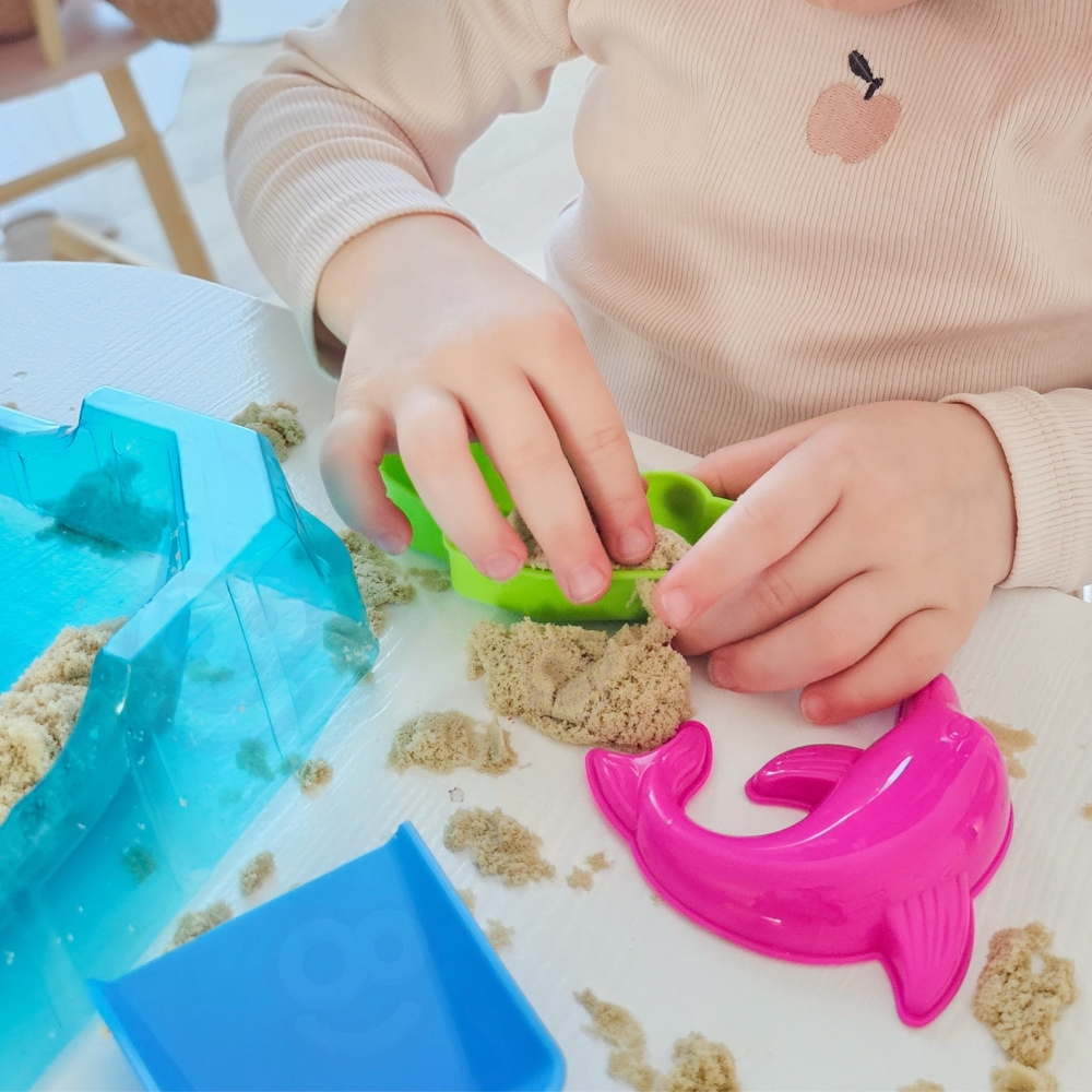 Kinetinio smėlio rinkinys WOOPIE 0,5 kg Stalas su formelėmis
