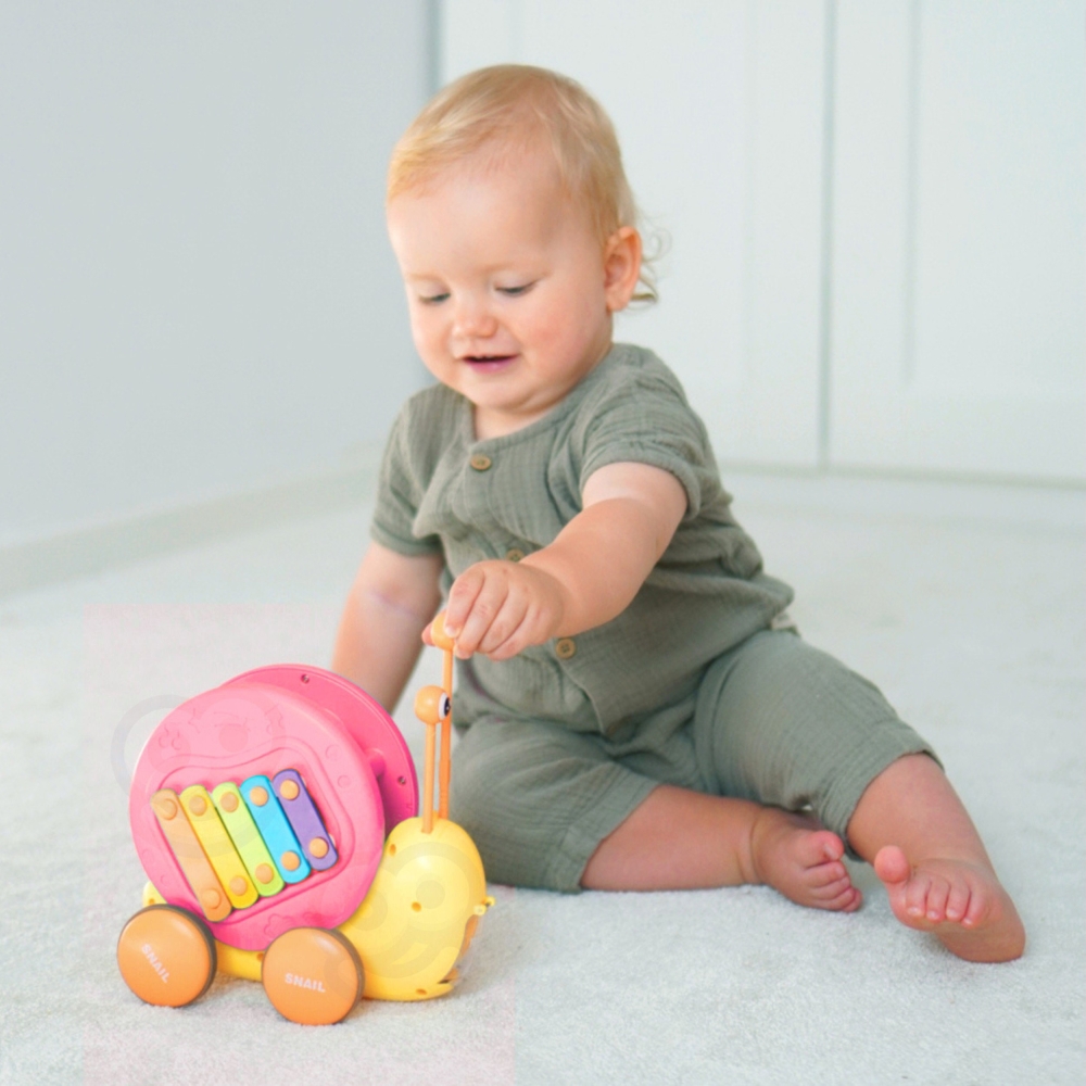 WOOPIE Traukianti sraigė "4-in-1" cimbolų sensorinės pavaros paleidimo įrenginys + mažas automobilis