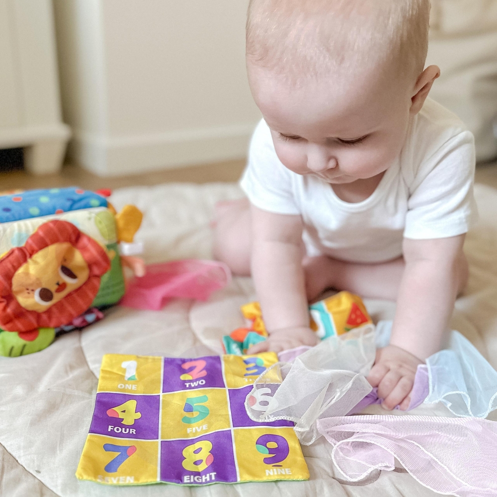 WOOPIE BABY Educational Sensory Toy Lady Tag Wipes Box