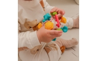 Minkštas sensorinis žaislas 4-in-1 barškutis ir kramtukas WOOPIE BABY nuo 0 mėn.