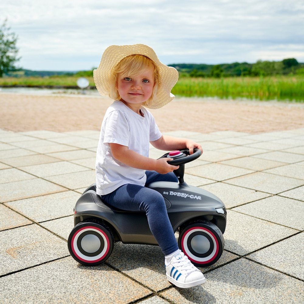 Paspiriama mašinėlė BIG Riding Bobby Car Neo Anthrazit-Judėjimui, Paspiriamosios mašinėlės ir jų priedai, Paspiriamos mašinėlės-