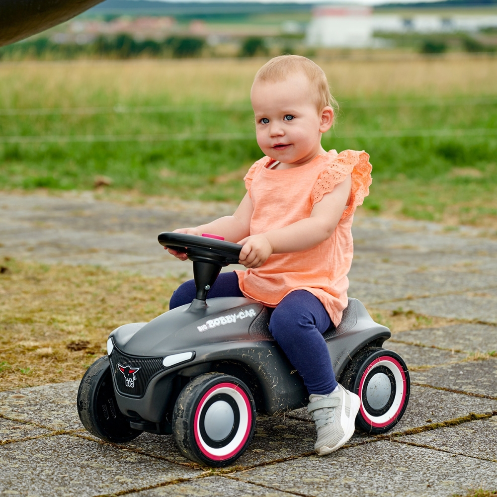 Paspiriama mašinėlė BIG Riding Bobby Car Neo Anthrazit-Judėjimui, Paspiriamosios mašinėlės ir jų priedai, Paspiriamos mašinėlės-