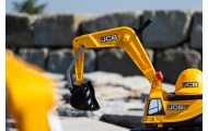 FALK JCB DIGGER Excavator Rotating Yellow Moving Bucket From 3 Years.