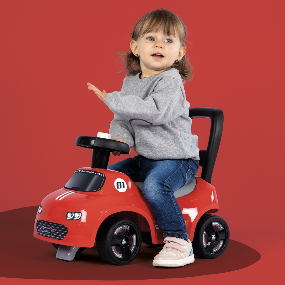 Paspiriama mašinėlė Smoby Red Ride-On su rageliu-Judėjimui, Paspiriamosios mašinėlės ir jų priedai, Paspiriamos mašinėlės-e-vaik