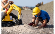 FALK Komatsu Excavator Rotating Shovel + Helmet