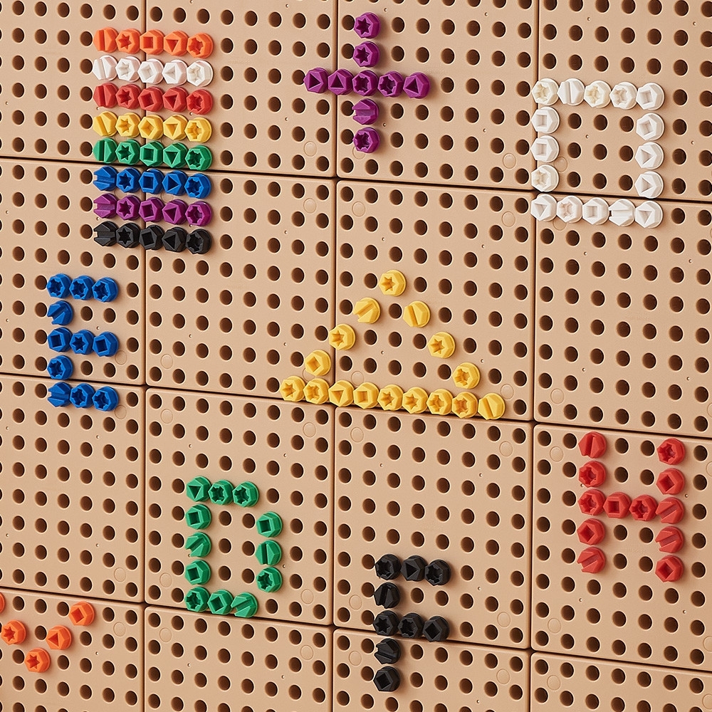 MASTERKIDZ spalvingi varžtai 5 formos STEM Creative Board 512 vnt