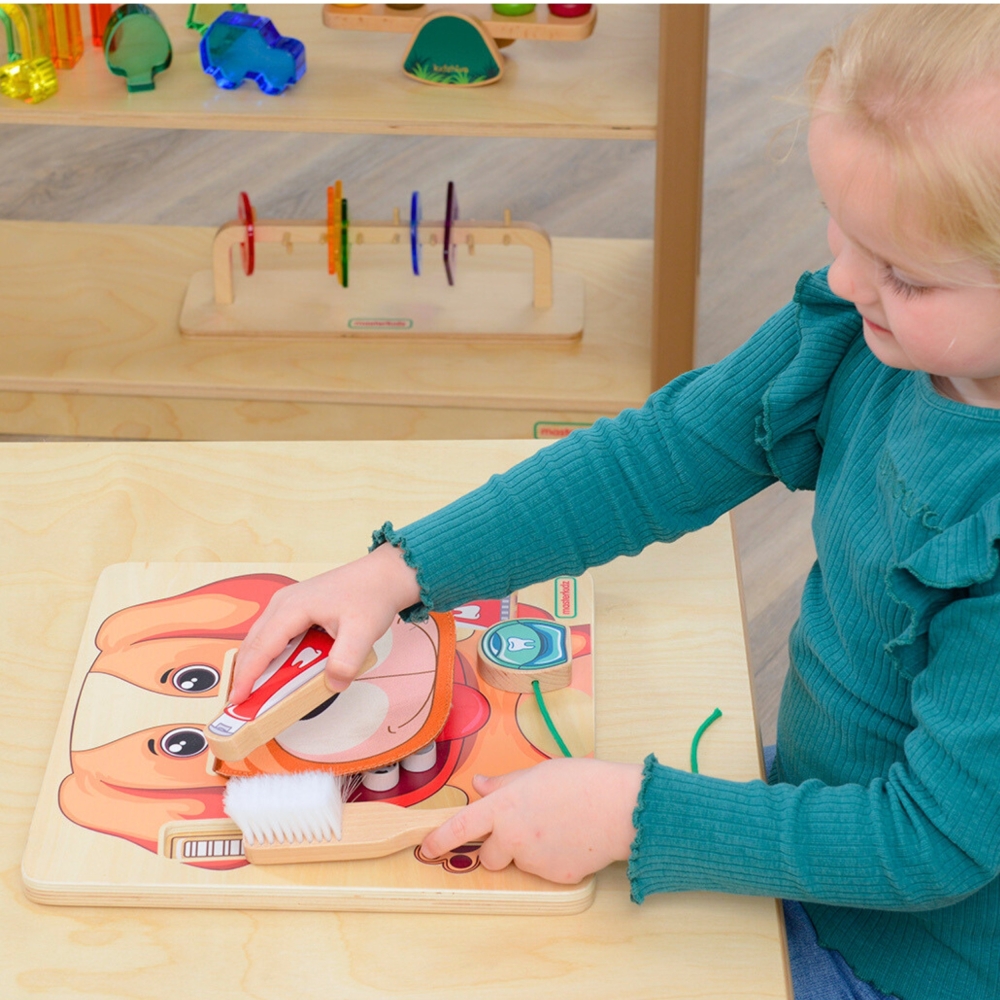Edukacinė sieninė lenta - Sveikos burnos higienos mokymasis su šuniuku Montessori MASTERKIDZ