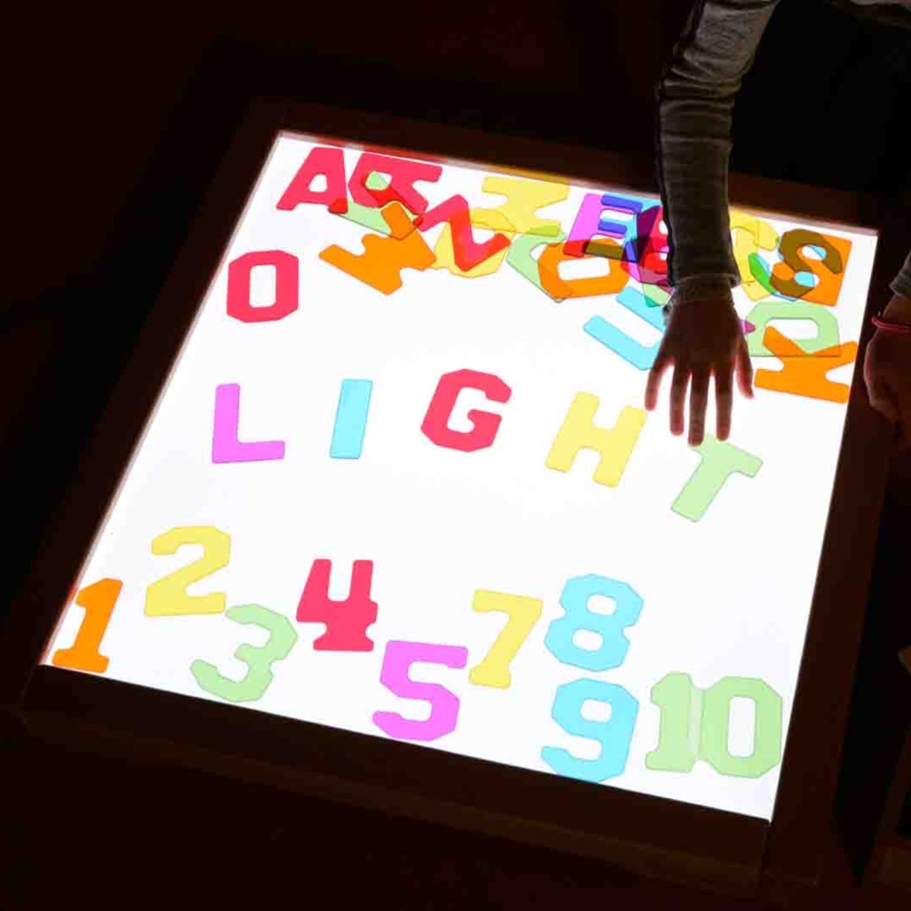 Sensorinis rėmelis MASTERKIDZ LED skydelis + skaidrus dažymo dėklas-Žaislai, Lavinamieji žaislai, Veiklos centrai-e-vaikas