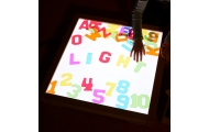 LED šviesos skydelis MASTERKIDZ keičiantis spalvas nuotolinio valdymo pulteliu + Montessori mozaikos kaladėlės 140 el.
