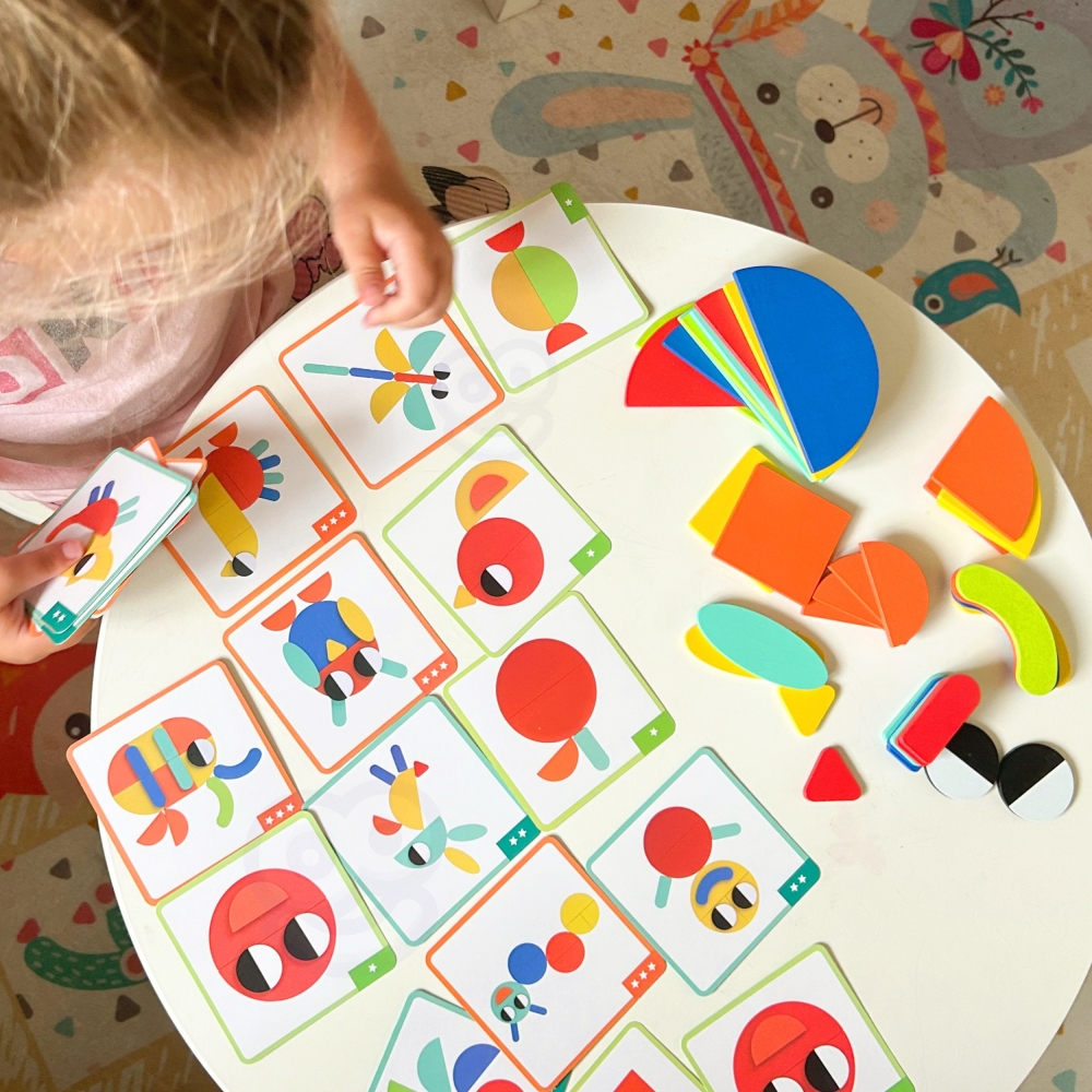 WOOPIE GREEN Montessori medinė dėlionė 40 atkuriamų modelių 55 el. FSC sertifikuota