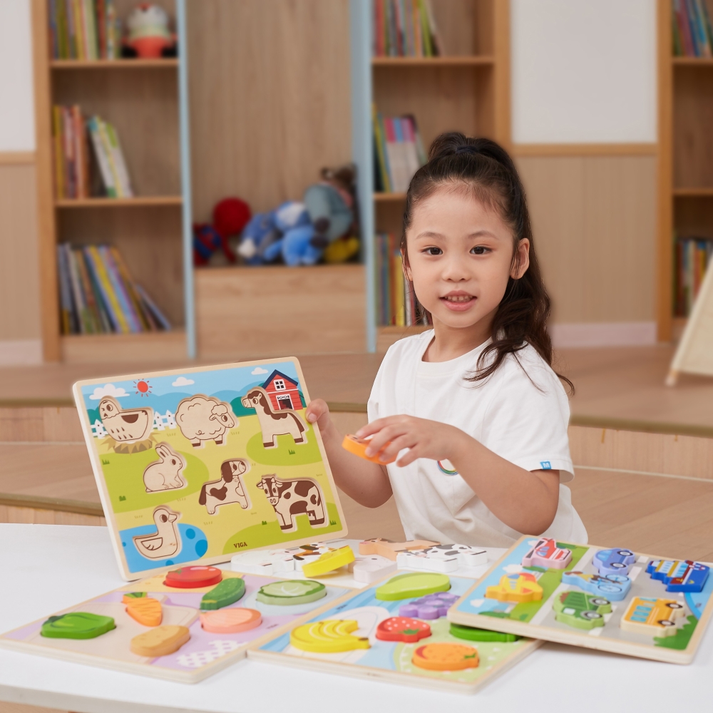 VIGA Montessori medinė dėlionė 2in1 Figūrėlės Daržovės