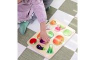 Montessori daržovių medinė dėlionė