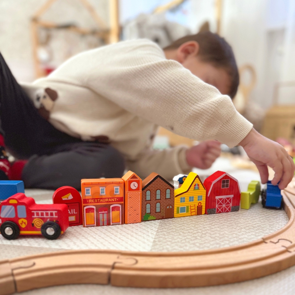 Medinis pastatų ir figūrų rinkinys TOOKY TOY Miestas-Žaislai, Auto ir transporto žaislai, Traukiniai-e-vaikas