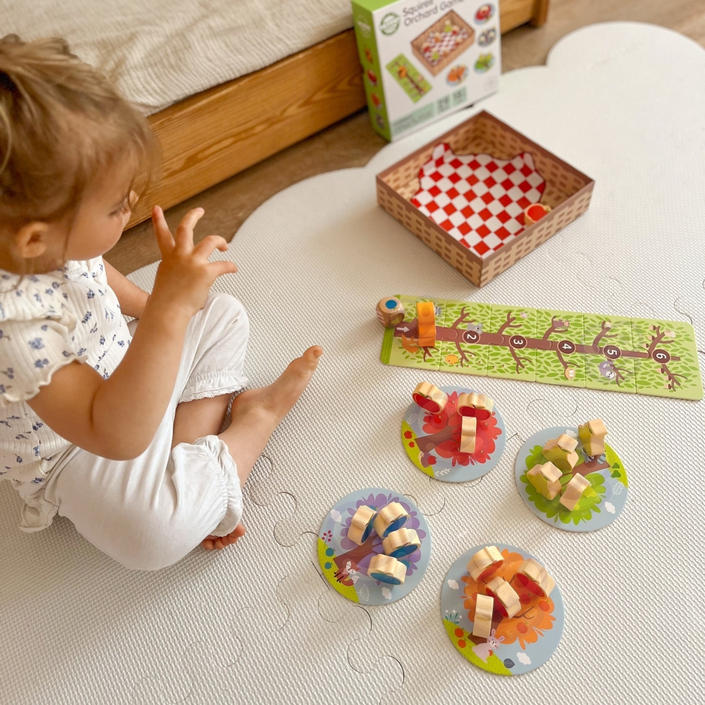 WOOPIE GREEN Squirrel in the Orchard Family Board Game FSC 
